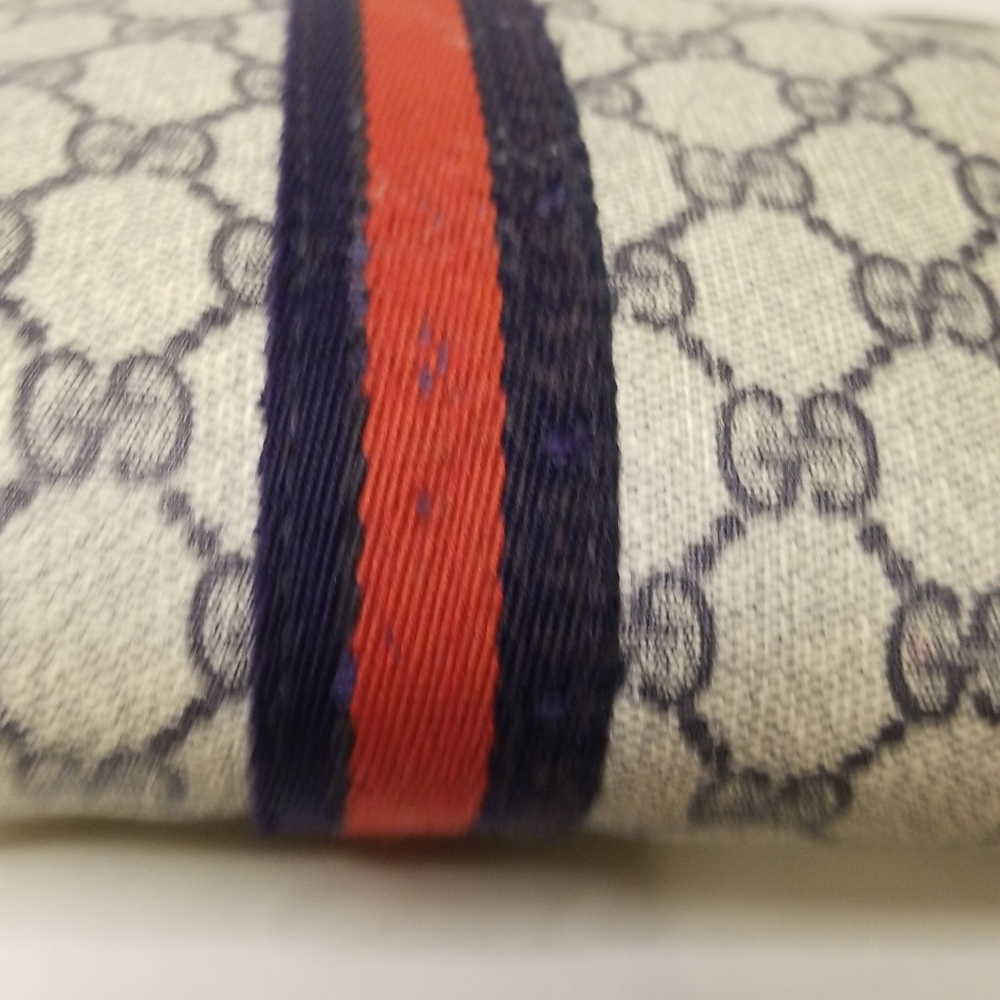 Authentic Vintage Gucci Bag - Picture 4 of 17